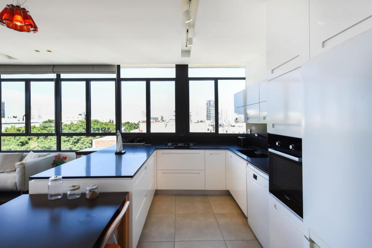 Out Of Time By Holyguest Apartment Tel Aviv Exterior photo